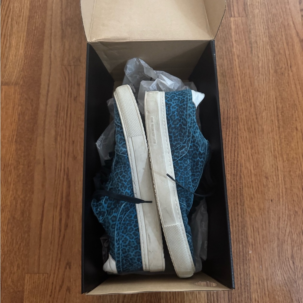 P448 Blue Leopard Print Sneakers